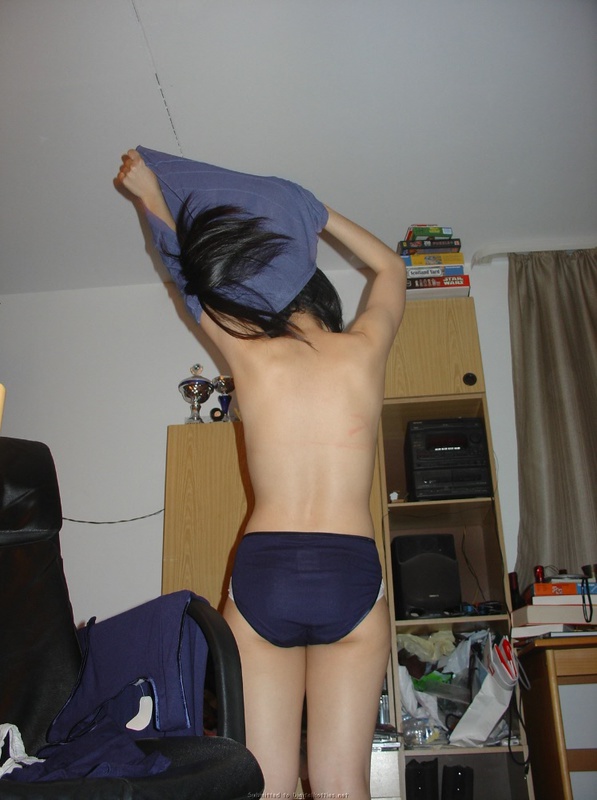 Утренний минет от умелой азиатки - секс порно фото